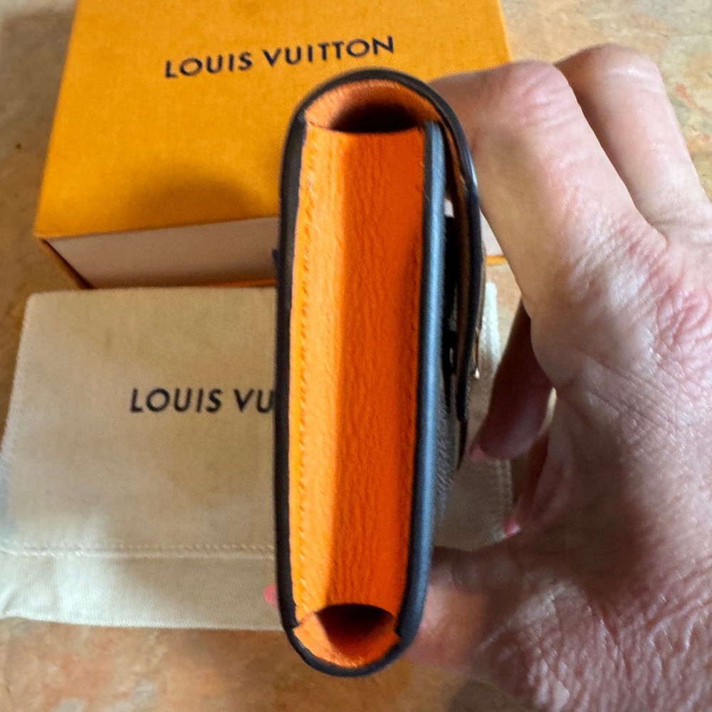 LOUIS VUITTON VIVIENNE CARD HOLDER - Picture 8 of 8